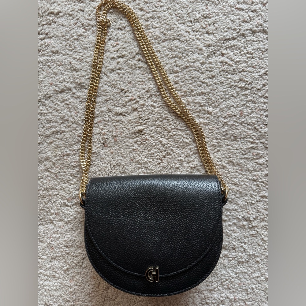 Chic Black Crossbody Bag with Gold Chain